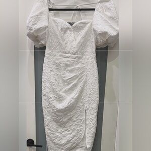 BRAND NEW (w/out tags) Elegant White Textured Dress Size XL